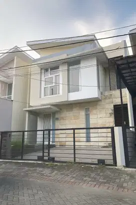 Disewakan Rumah Minimalis 2 Lantai Pantai Mentari