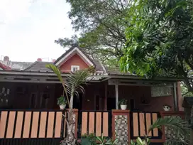 Dijual Rumah di Hoek di Villa Mutiara Gading 2, Karang satria bekasi