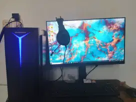 Monitor dan PC AMD Ryzen 5 5600GT