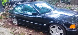 BMW 318i 1997 Bensin