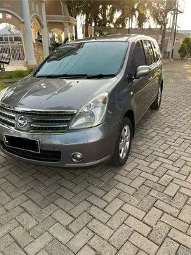 Nissan Livina 2010 Bensin