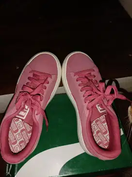 Sepatu wanita merk PUMA