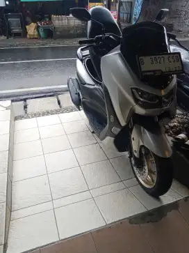 NEW NMAX 155 non ABS akhir th 2022 connected keyless silver matte gres