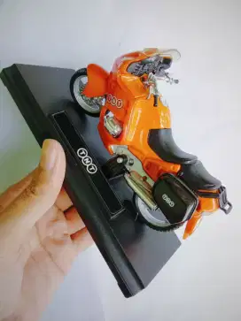 dijual diecast motor bmw r1100..skala 1:18