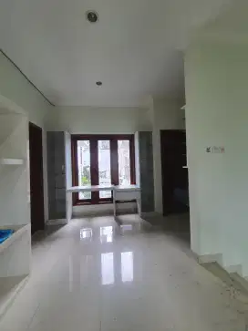 Meja dan rak hiasan