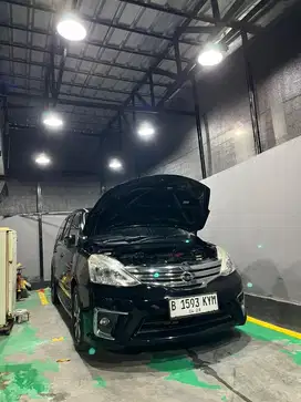 di jual mobil nissan grand livina tipe tertinggi hws tahun 2016
