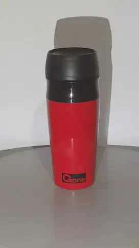 Dijual murah Thumbler Oxone Merah 700 ml.