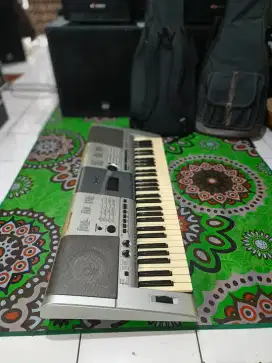 Yamaha psr E403