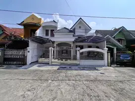 Di jual rumah mewah di Gentan baki Sukoharjo