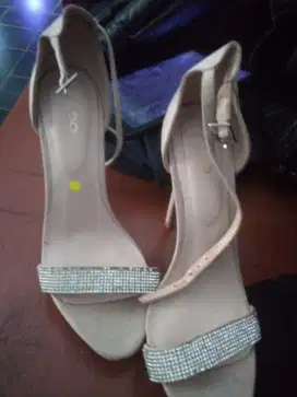 HEELS BRAND ALDO SIZE 37 38
