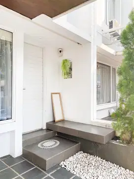 DIJUAL CEPAT RUMAH BARU RENOVASI FULL FURNISHED DI BSD