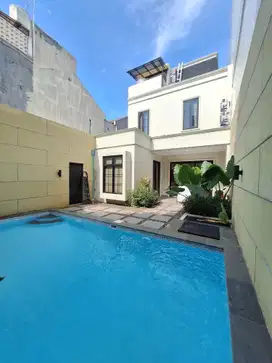 Rumah baru design classic di cempaka putih jakarta pusat