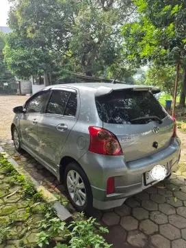 Toyota Yaris tipe E AT Tahun 2012