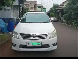 Toyota Kijang Innova 2012 Bensin