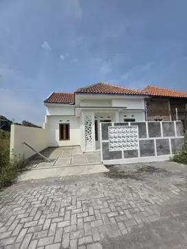 Jual Rumah dekat Al Azhar Solo Baru 425jt