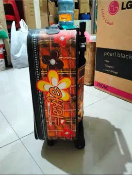 Tas anak bagus macam model dan merk