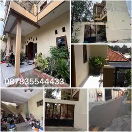 Rumah laweyan 2 lantai tengah kota solo