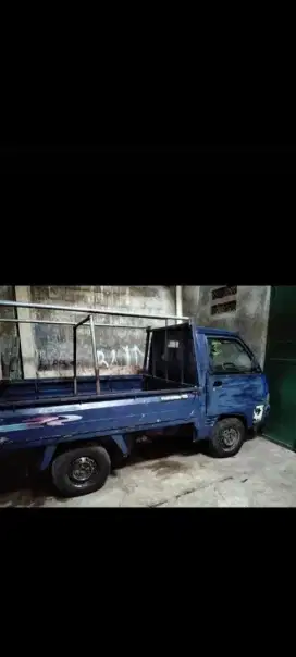 Di jula mobil suzuki carry 15 pick up bak cahargo sasis sangat bagus