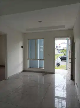 Dijual Rumah Bagus 2 Lantai di Suvarna Sutera
