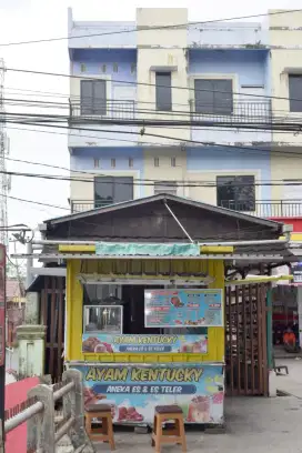 Dijual Ruko 3 lantai, Lokasi strategis cocok untuk kantor atau usaha