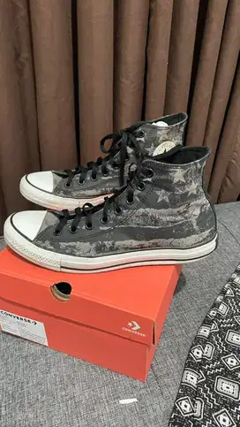 Converse american flag