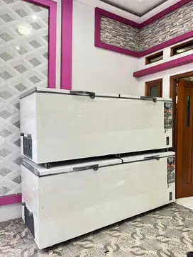 Freezer GEA 1200 liter Original Belum pernah service
