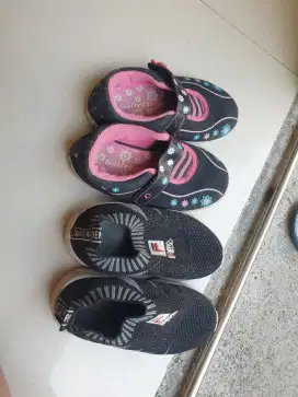 Baju dan sepatu anak