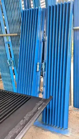 Rolling door / Folding gate