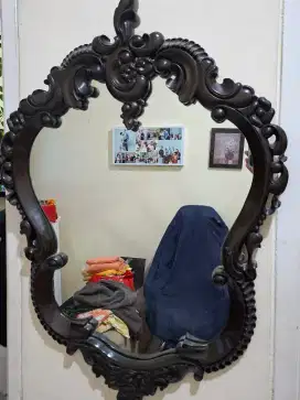 1 set meja marmer dan kaca rias