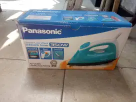 Panasonic Setrika Uap Hijau & Putih
