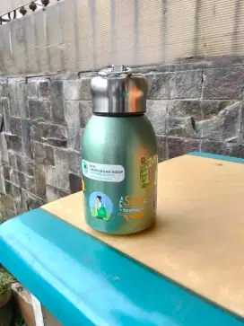 Tumbler kecil warna hijau nego