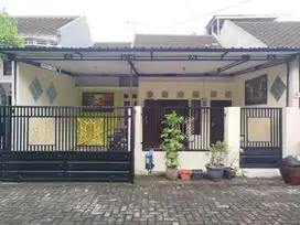 Dikontrakkan rumah untuk keluarga atau kantor 2 KT, 1 KM