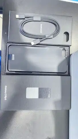 Samsung galaxy z flip 5 512
