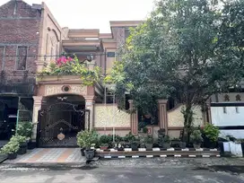 KOLEKSI LANGKA. RUMAH MODERN NUANSA JAWA RUNGKUT MERR SURABAYA