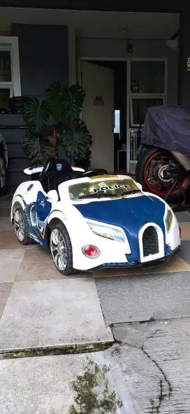 Mainan mobil aki anak, merk Pliko