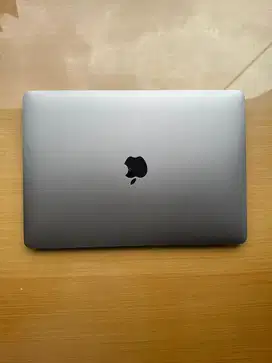 MacBook Air 2020 13 inci