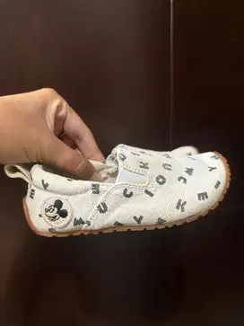 Sepatu anak merk Pyopp size 24 dan size 28 Disney edition