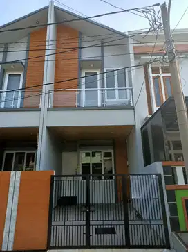 DIJUAL RUMAH BRAND NEW GADING IMPERIAL UKU 4X15,3 STRATEGIS SELATAN