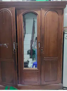 Lemari baju jati