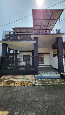 Rumah 2 Lantai Siap Huni di Taman Kopo Katapang Bandung