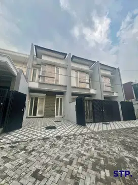 Main road perumahan! Rumah baru minimalis Sutorejo Utara
