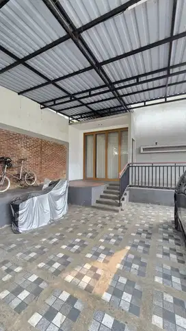 RUMAH HOMIE DENGAN HALAMAN BELAKANG YANG LUAS DEKAT BINTARO SEKTOR 9