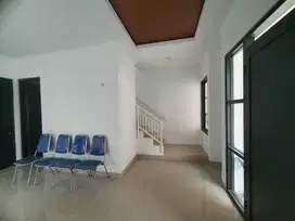 Rumah Hoek Siap Huni Dalam Komplek di Margacinta Buah Batu