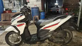 Di jual motor vario 125cc tahun 2018.
