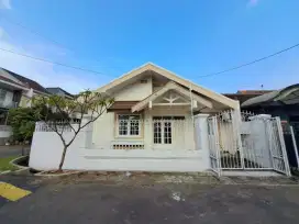 DIJUAL RUMAH SIAP HUNI Sutorejo
Baru Renovasi!