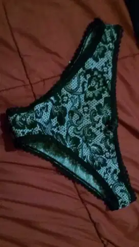 Celana dalam wanita