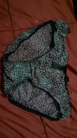 Celana dalam wanita