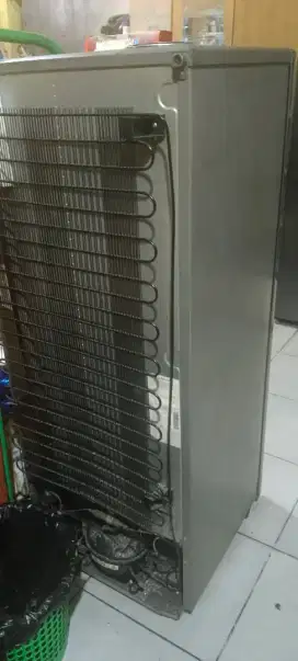 Freezer bekas monggo yang berminat