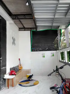 Rumah Tengah Kota dekat keramaian