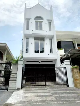 NEE GRESS RUMAH SATELIT MINIMALIS DKT DARMO PERMAI SUKOMANUNGGAL